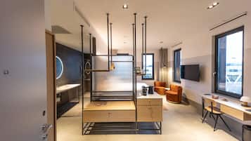 Junior Studio Suite, 1 King Bed, Private Bathroom | Hypo-allergenic bedding, minibar, in-room safe, desk