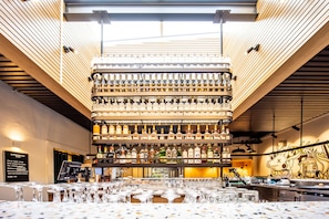 Bar (in der Unterkunft)