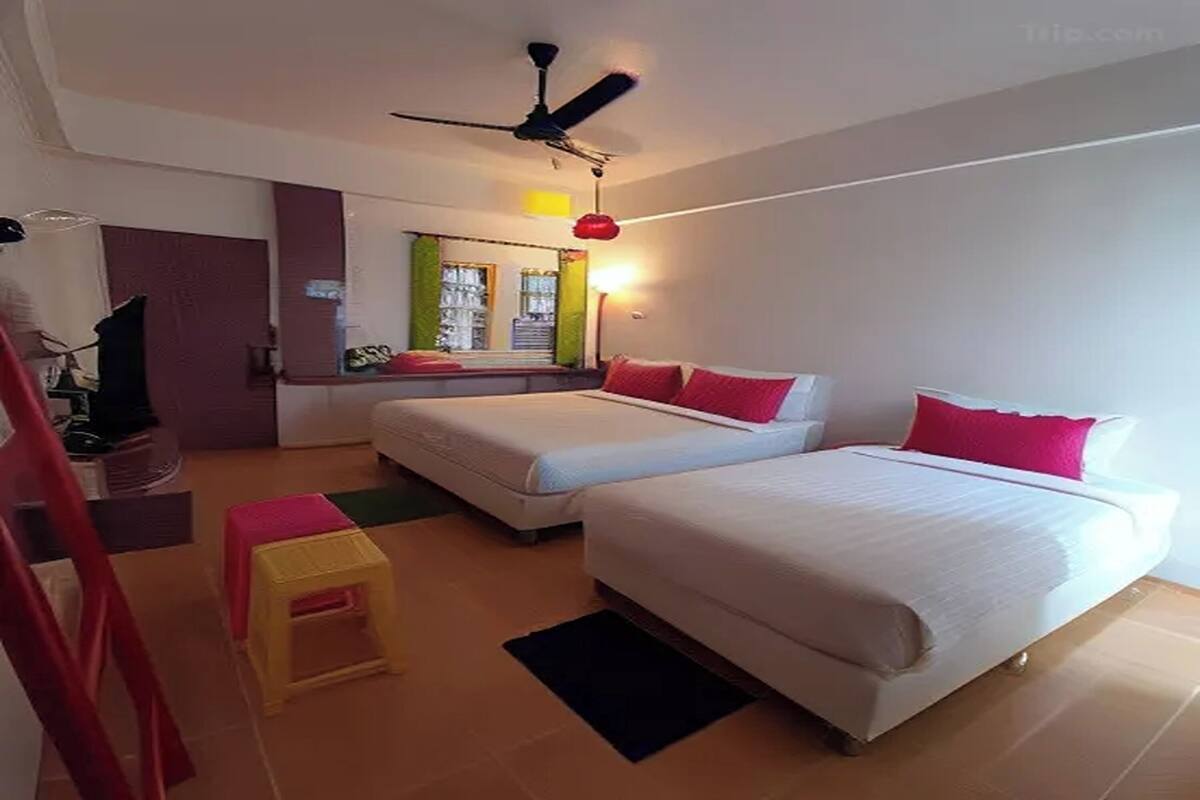 triple room | desk, free wifi, bed sheets