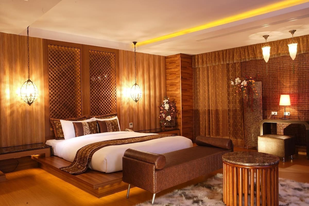 free minibar items, desk, free wifi, bed sheets