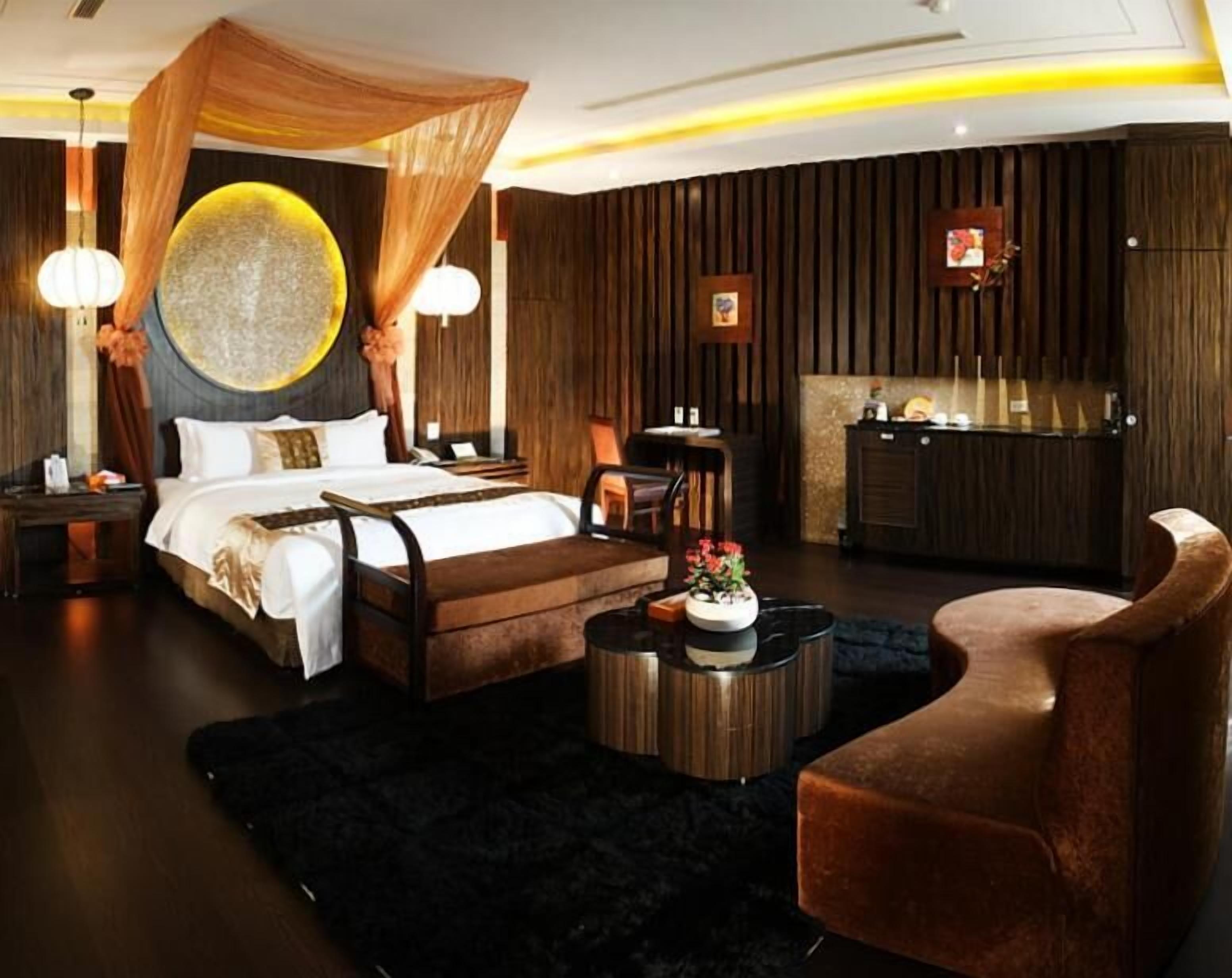 free minibar items, desk, free wifi, bed sheets