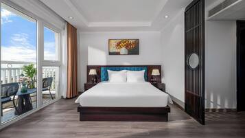 Studio King Ocean View, Balcony - Afternoon Tea Included | 1 camera, minibar, una cassaforte in camera, una scrivania