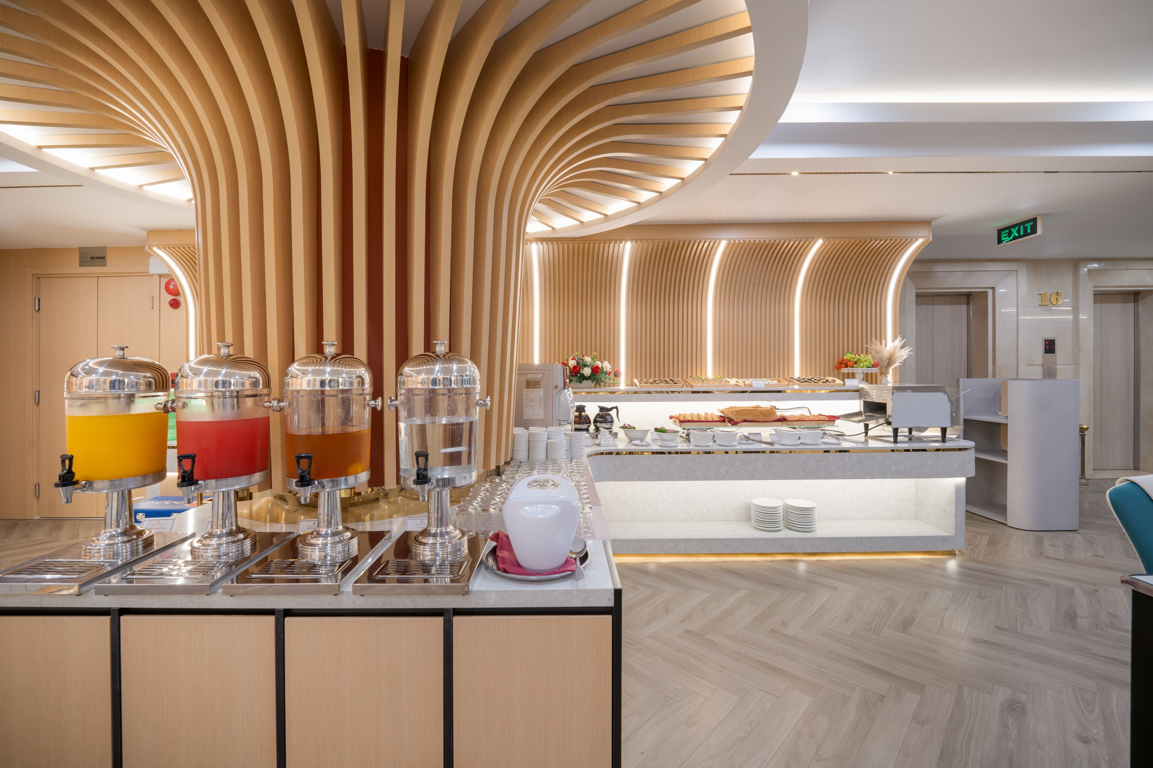 daily full breakfast (vnd 300000 per person)