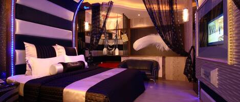 办公桌、隔音、免费 WiFi、床单