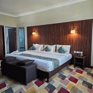 Premium bedding, minibar, in-room safe, desk