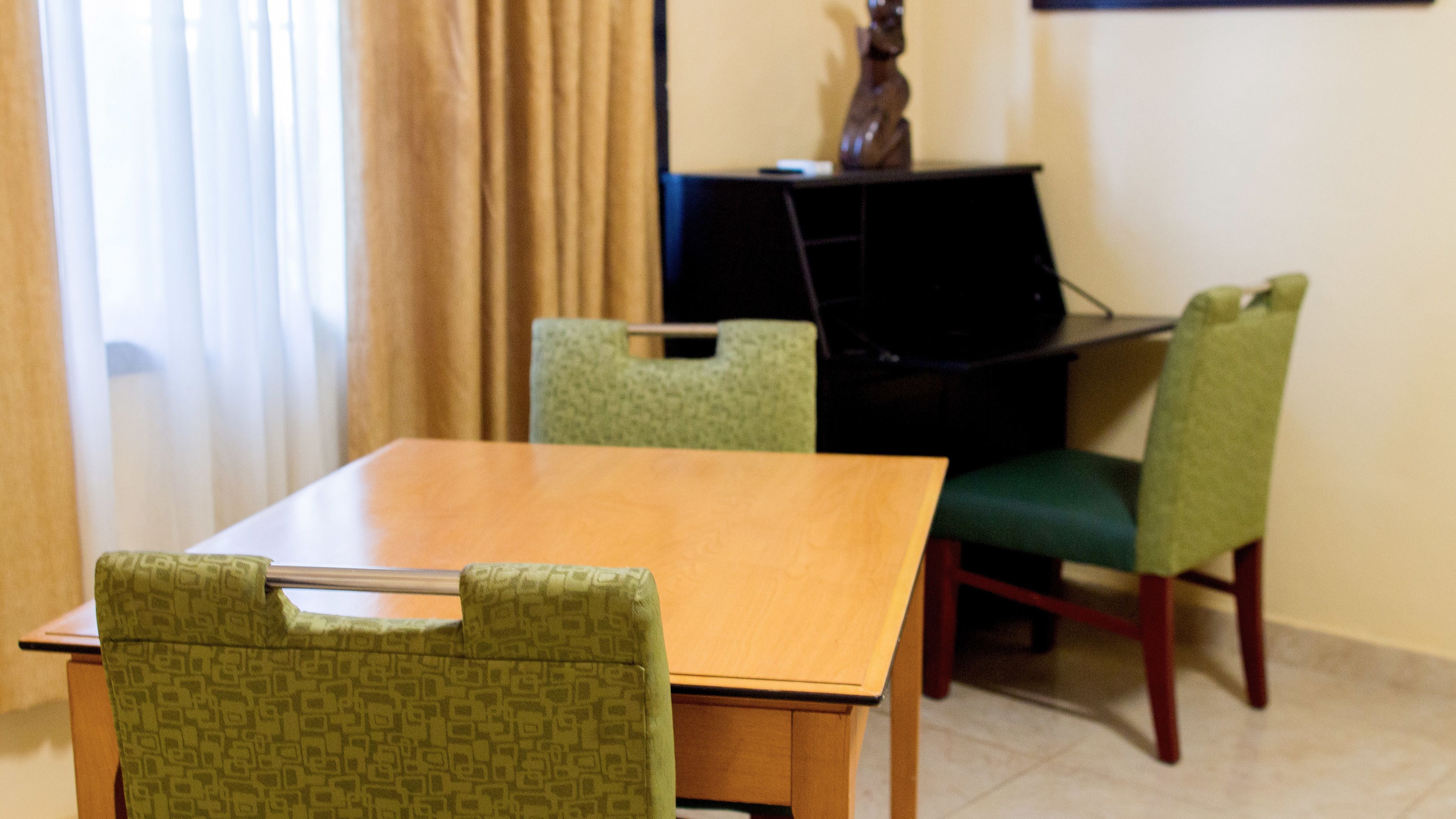 premium apartment | room service – dining