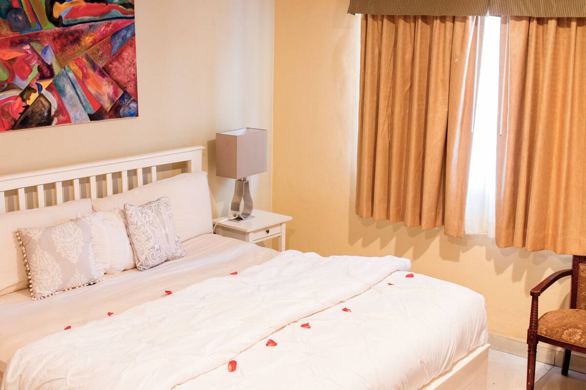 premium double room | 1 bedroom, minibar, in-room safe, desk