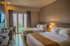 Coffres-forts dans les chambres, bureau, rideaux occultants