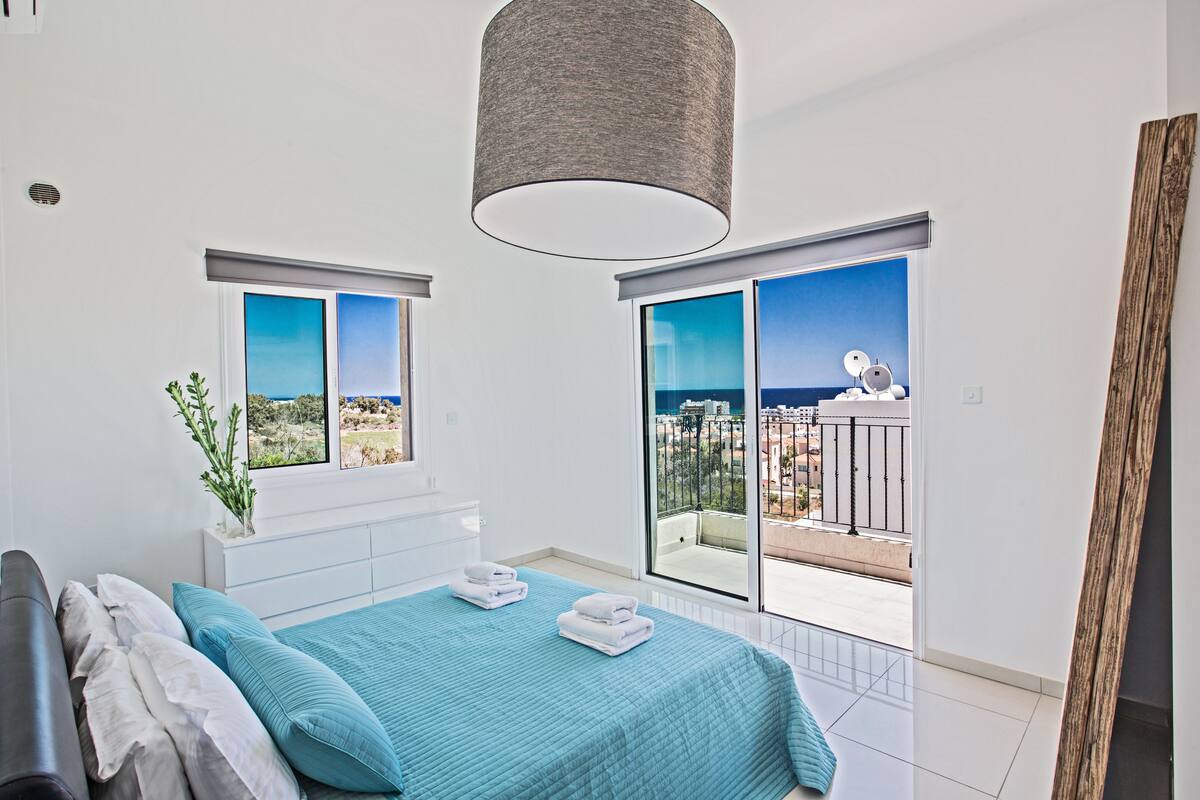 Villa, 5 Bedrooms, Beach View | In-room safe, desk, soundproofing, iron/ironing board