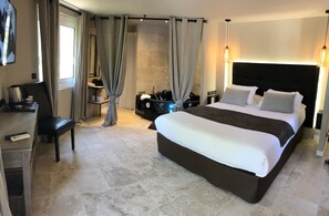 Chambre Double Deluxe, bain à remous | Baignoire à jets