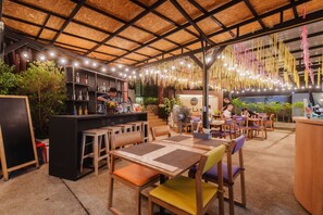 Snack bar - The Lunar Patong (Patong)