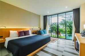 Classic Pool Access King Room | In-room safe, individually decorated, individually furnished, desk - The Lunar Patong (Patong)