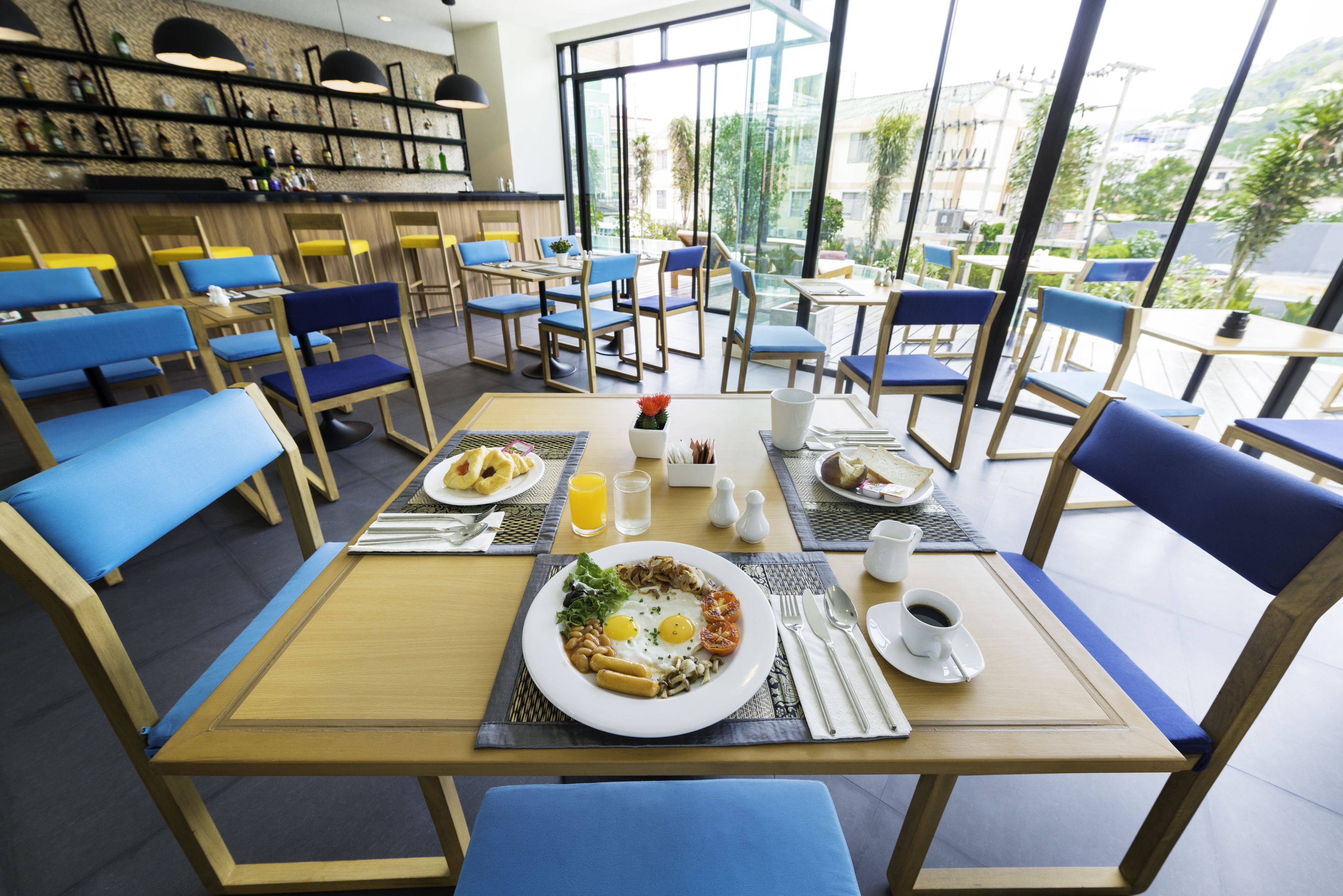 daily buffet breakfast (thb 250 per person)