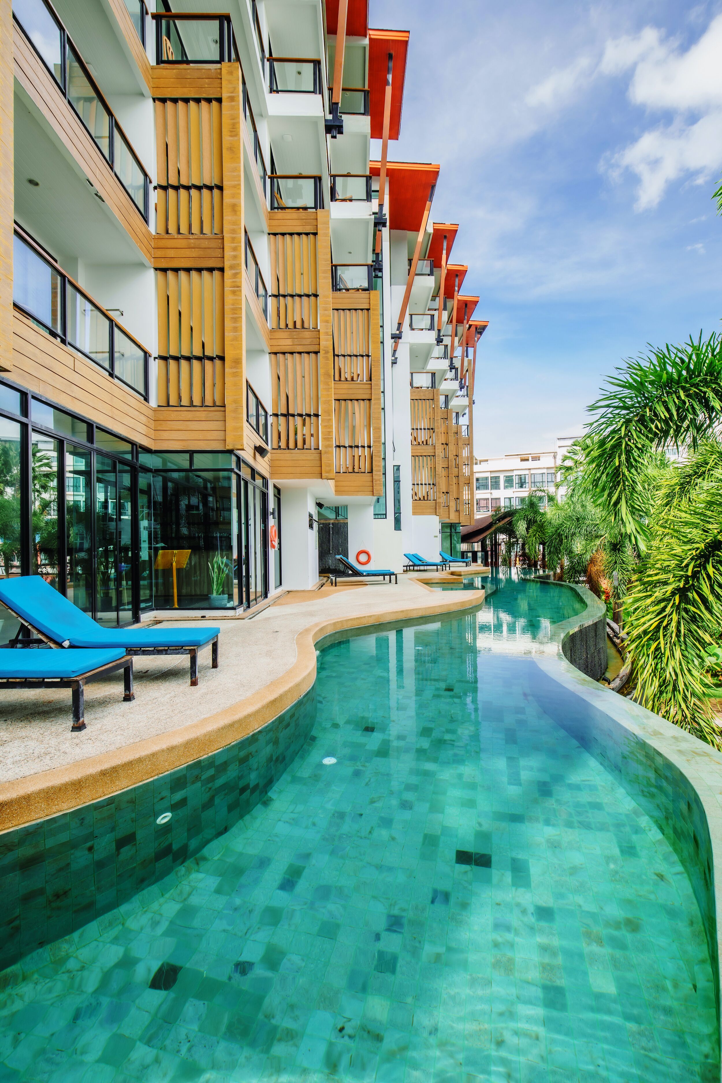 Outdoor pool, sun loungers
