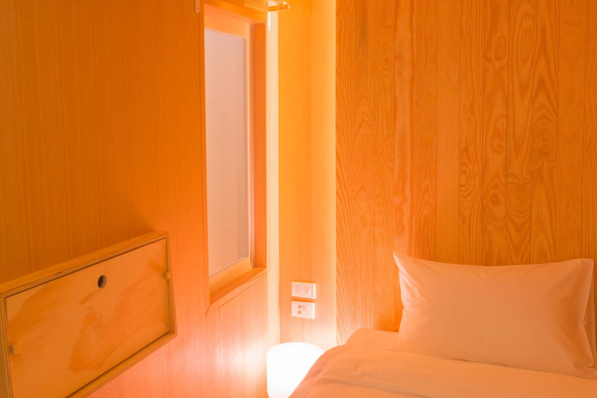 1 bedroom, in-room safe, desk, soundproofing