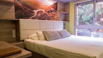 Habitación Premium | Caja de seguridad en la habitación, cortinas blackout y insonorización