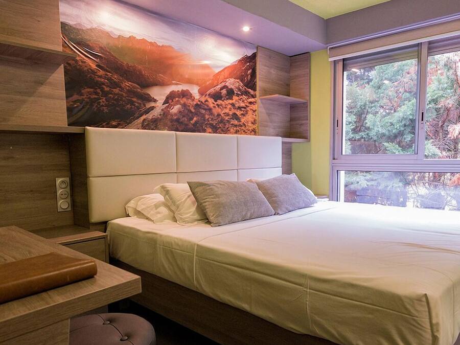 Habitación Premium | Caja de seguridad en la habitación, cortinas blackout y insonorización