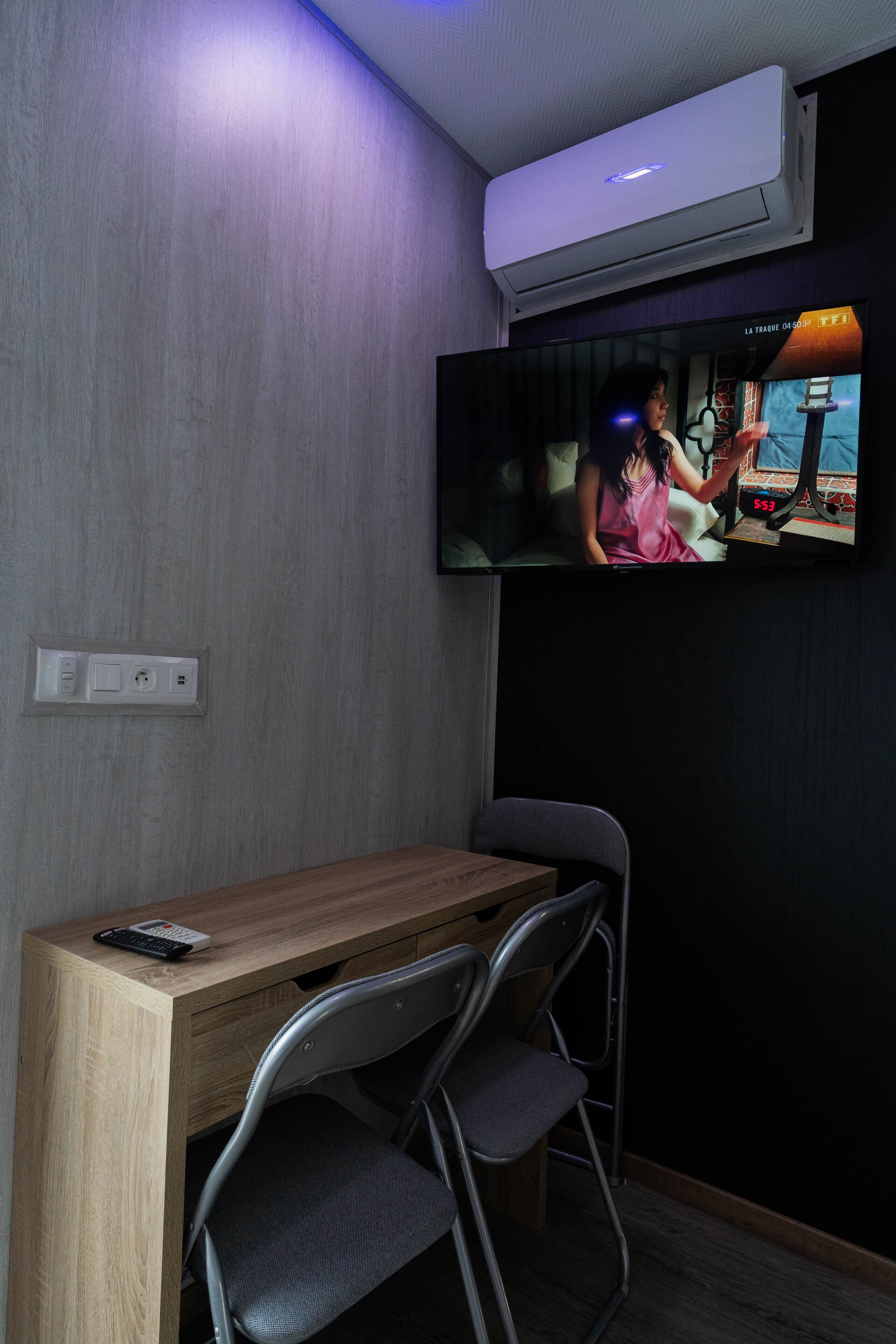 トリプルルーム | セーフティボックス (室内)、遮光カーテン、防音設備、アイロン / アイロン台