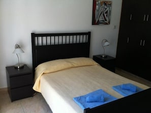 Villa, 3 slaapkamers | Geluiddichte muren, een strijkplank/strijkijzer, gratis wifi