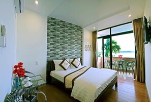 Deluxe Double Room, 1 Double Bed | Soundproofing, free WiFi - Thu Bon Riverside Homestay (Da Nang)