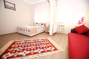 Ropa de cama de alta calidad y escritorio 