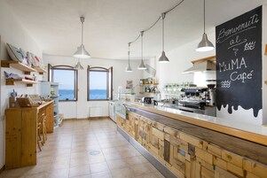 Bar (en el alojamiento)