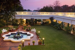 Garden - Jehan Numa Palace Hotel (Bhopal)