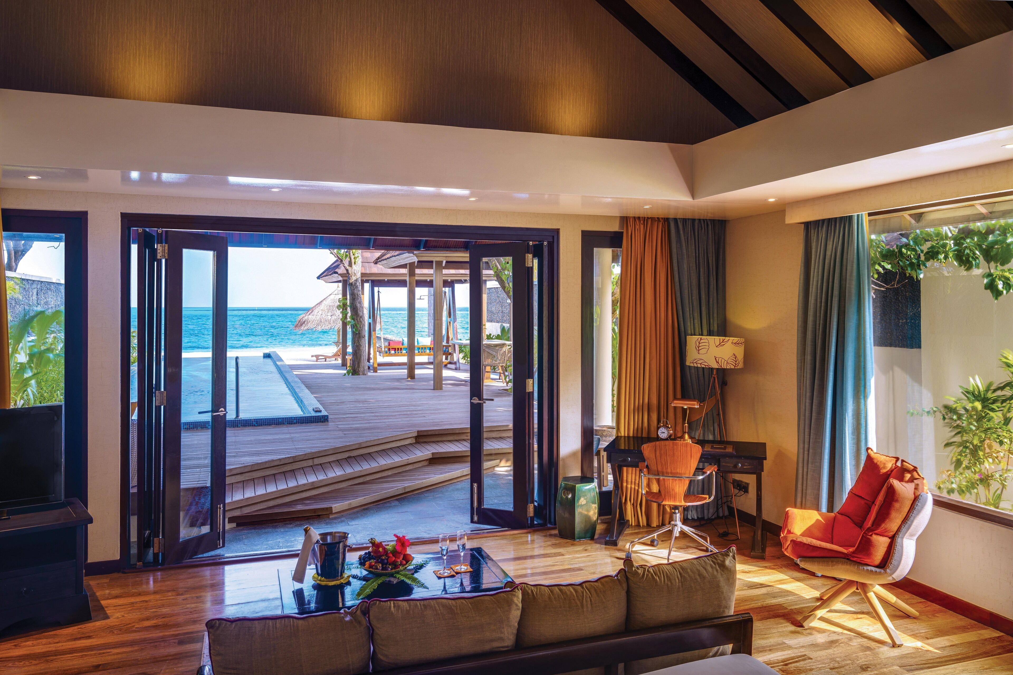 Kanifushi Grand Pool Villa | Ropa de cama de alta calidad y camas con efecto memoria 