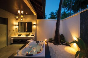 Sunset Beach Villa | Bathroom | Separate tub and shower, jetted tub, rainfall showerhead