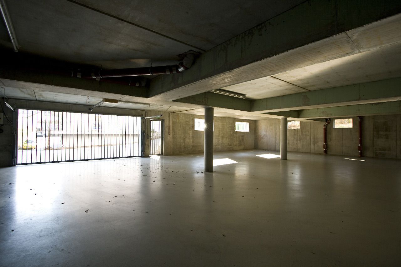 valet parking (surcharge) (6 per night)