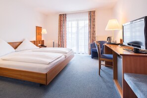 Premium bedding, minibar, in-room safe, desk - Hotel Blume (Freiburg im Breisgau)