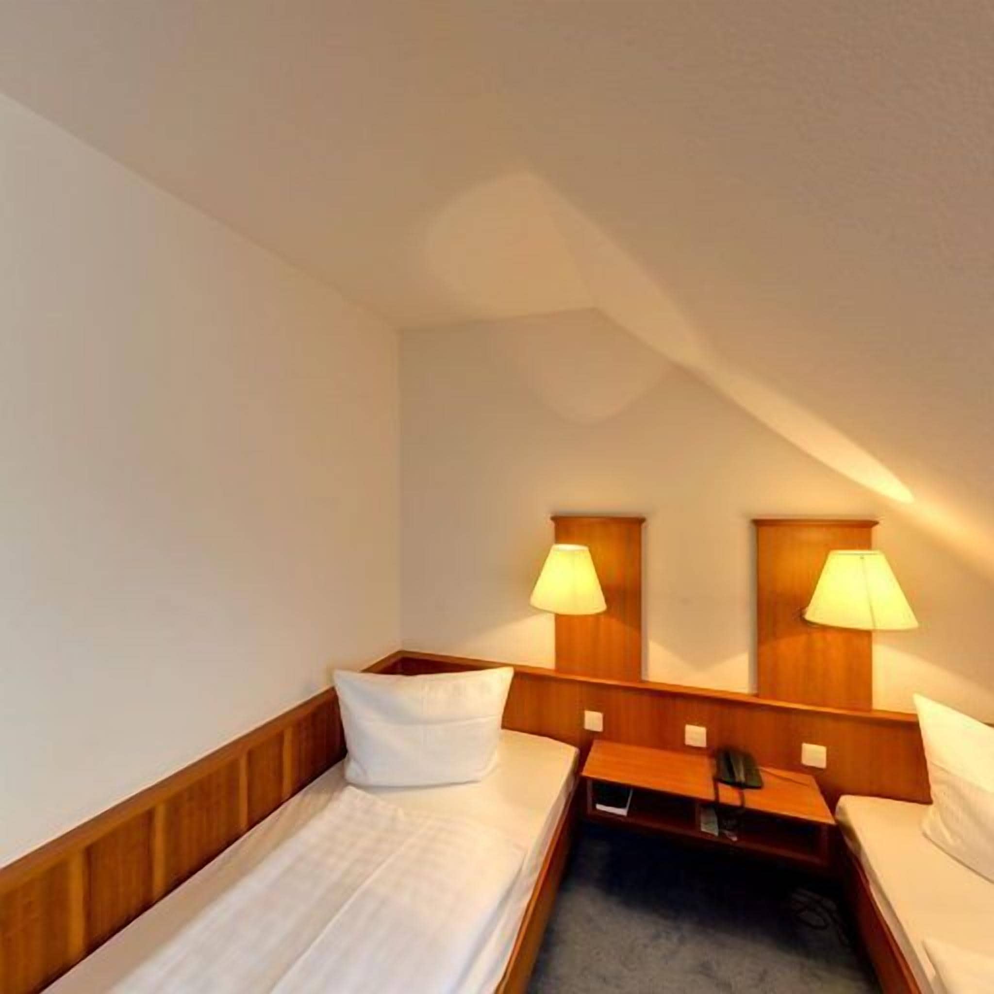 1 bedroom, premium bedding, minibar, in-room safe