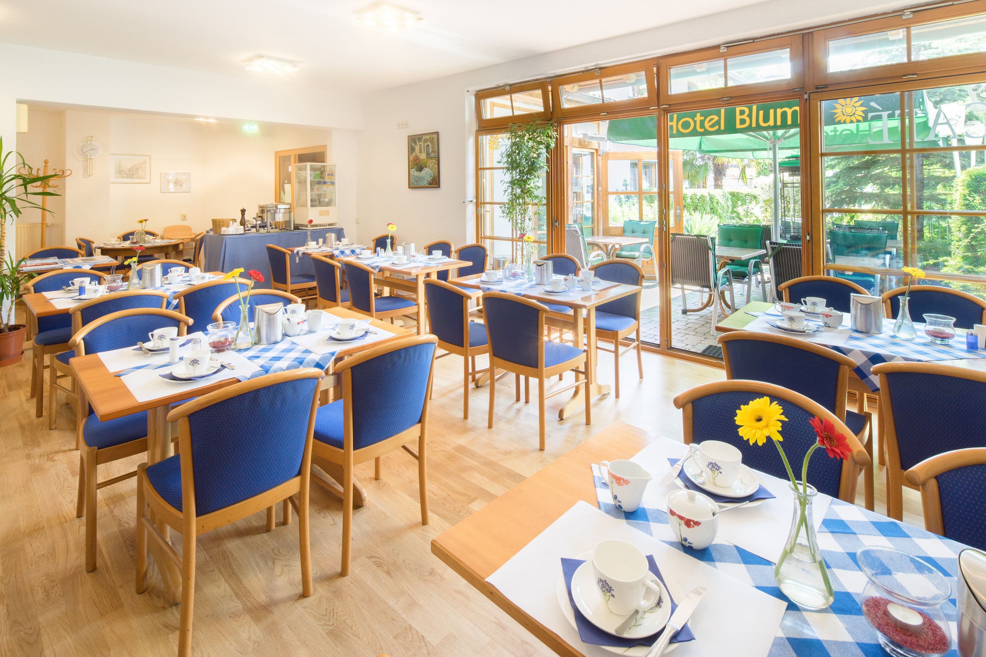 daily buffet breakfast (eur 15 per person)