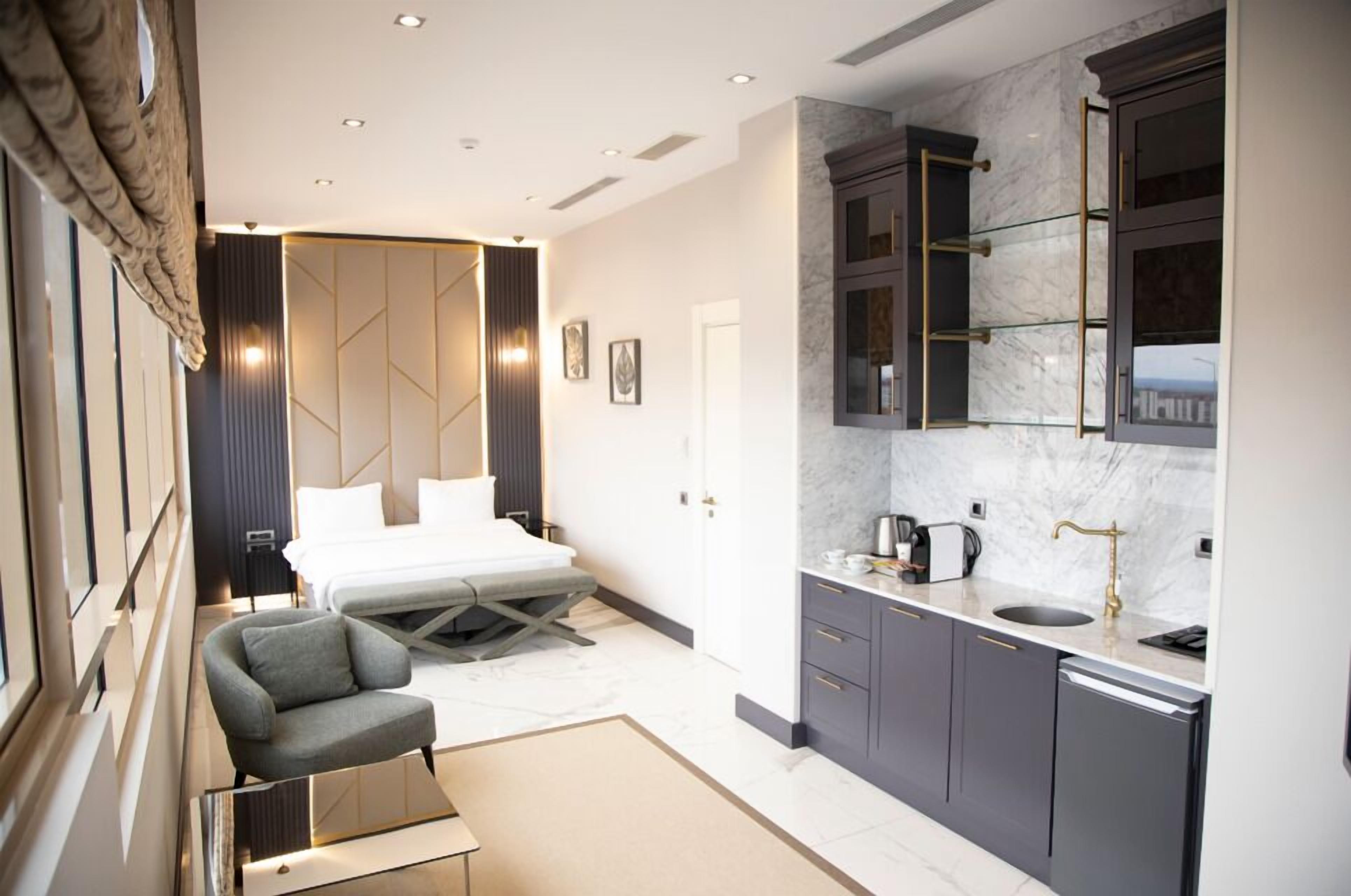 Premium bedding, minibar, in-room safe, desk