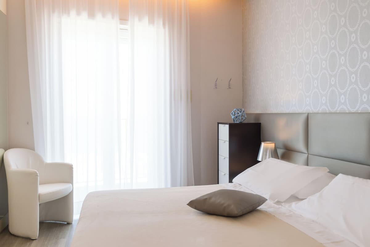 Minibar, in-room safe, desk, soundproofing