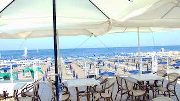 Lunch and dinner served, Italian cuisine