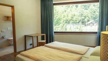 Desk, free WiFi, bed sheets