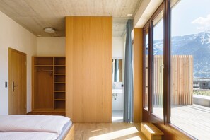 Doppelzimmer, Balkon | Badezimmer