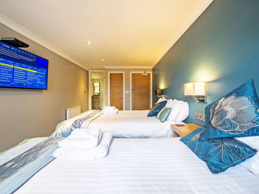 Safe på rommet, skrivebord, lydisolert og strykejern/-brett