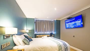 Double Room | In-room safe, desk, soundproofing, iron/ironing board