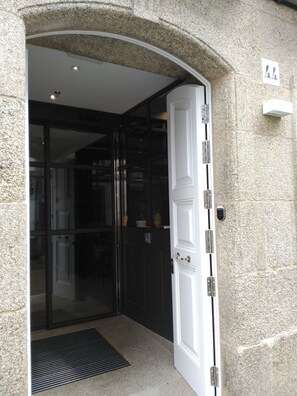 Entrada al alojamiento