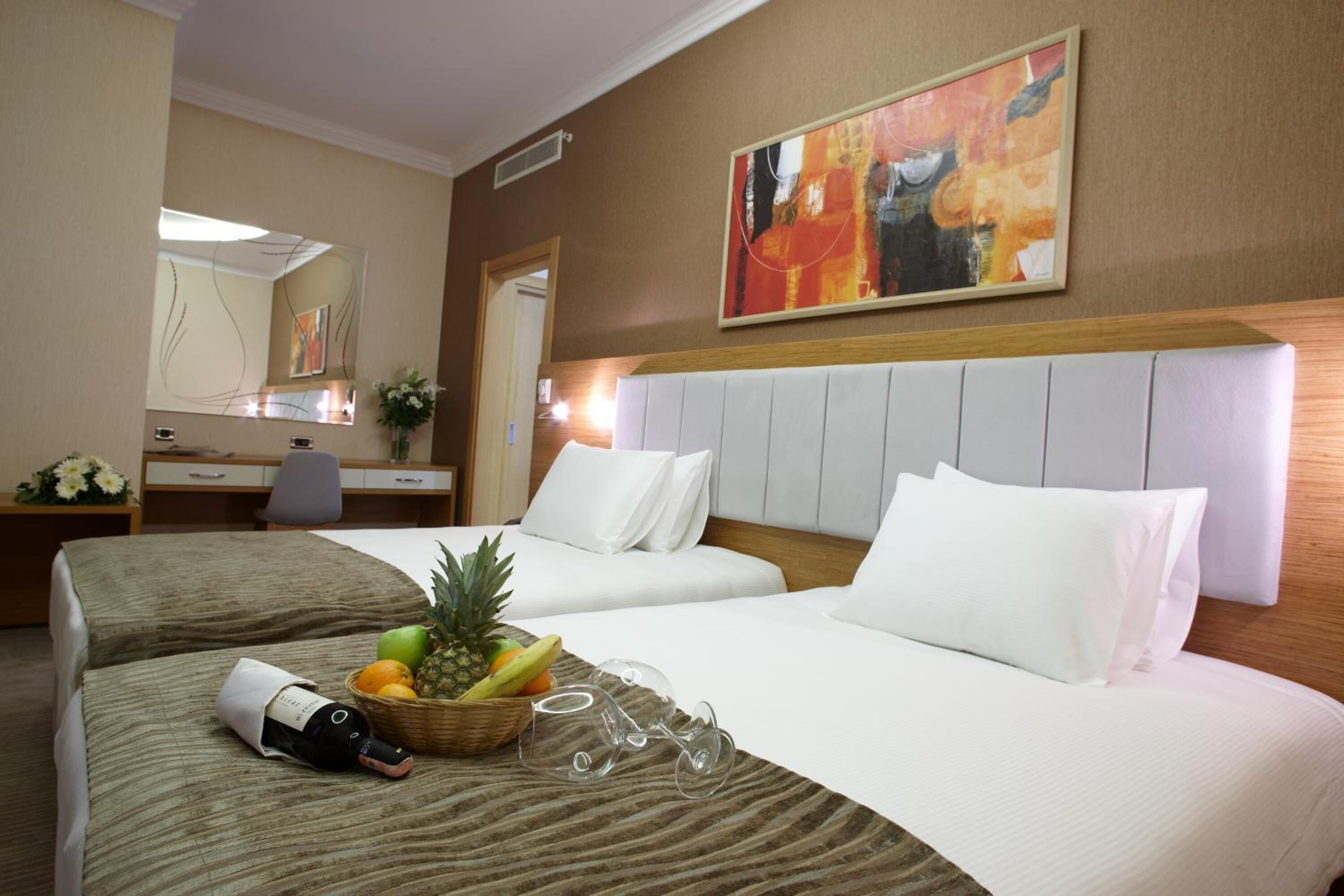 executive double or twin room | minibar, in-room safe, individually decorated, desk
