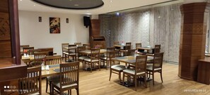 Bao gồm bữa sáng buffet hàng ngày 