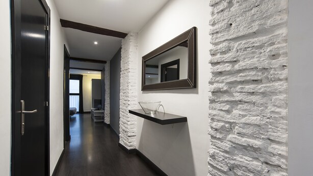 Interior entrance - Apartamentos Logroño (Logroño)
