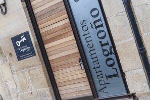 Front of property - Apartamentos Logroño (Logroño)