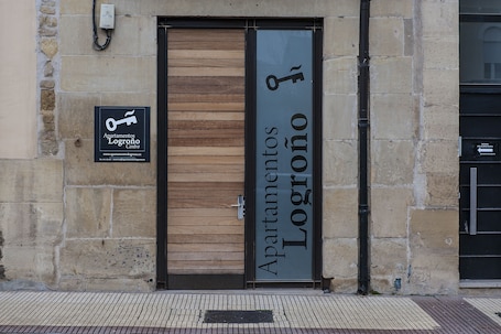 Konaklama yerinin ön cephesi