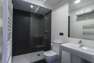 Shower, free toiletries, hair dryer, towels