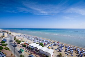Beach nearby - Hotel Florence (Mondolfo)