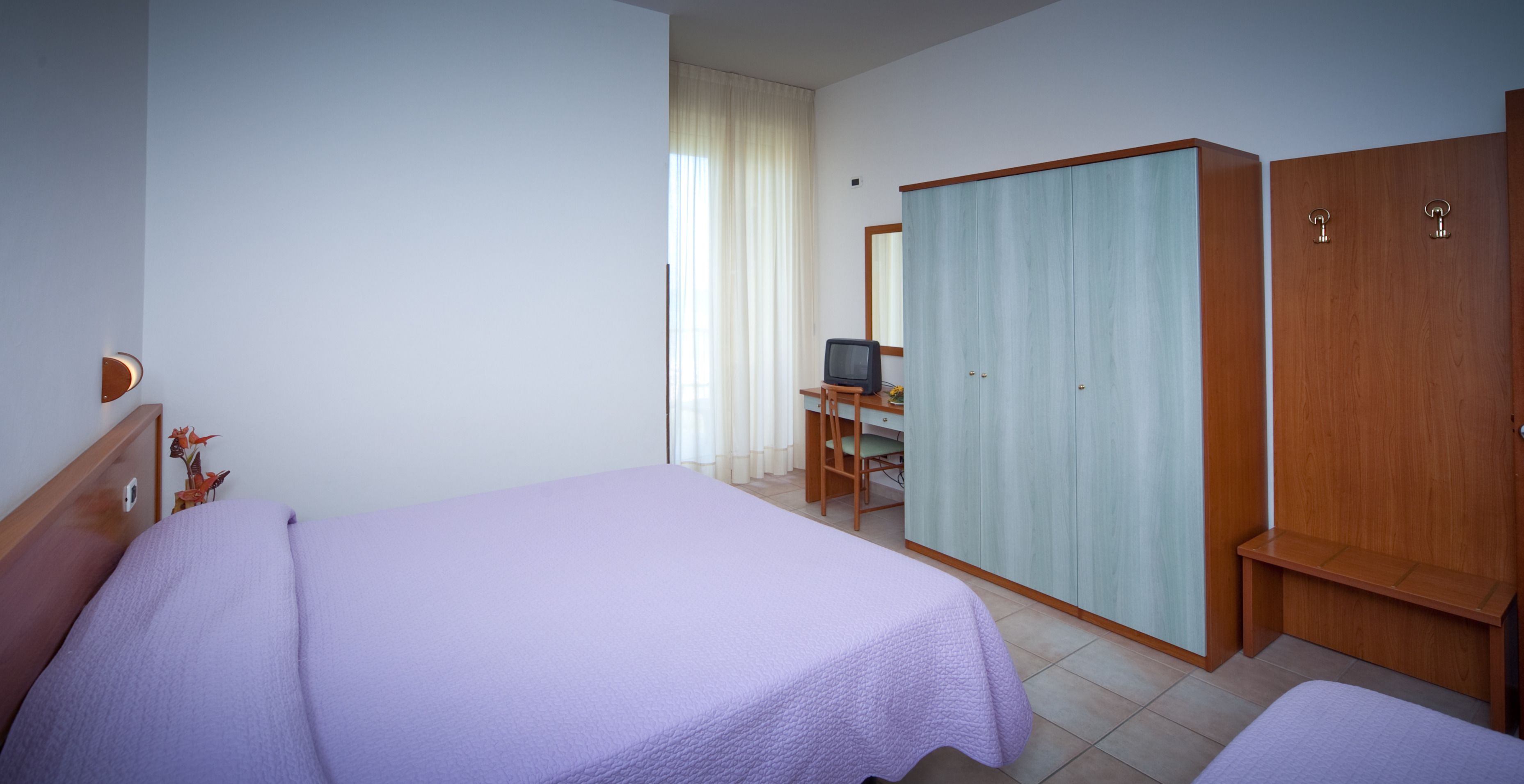 standard double or twin room, sea view | in-room safe, desk, cots/infant beds, free wifi