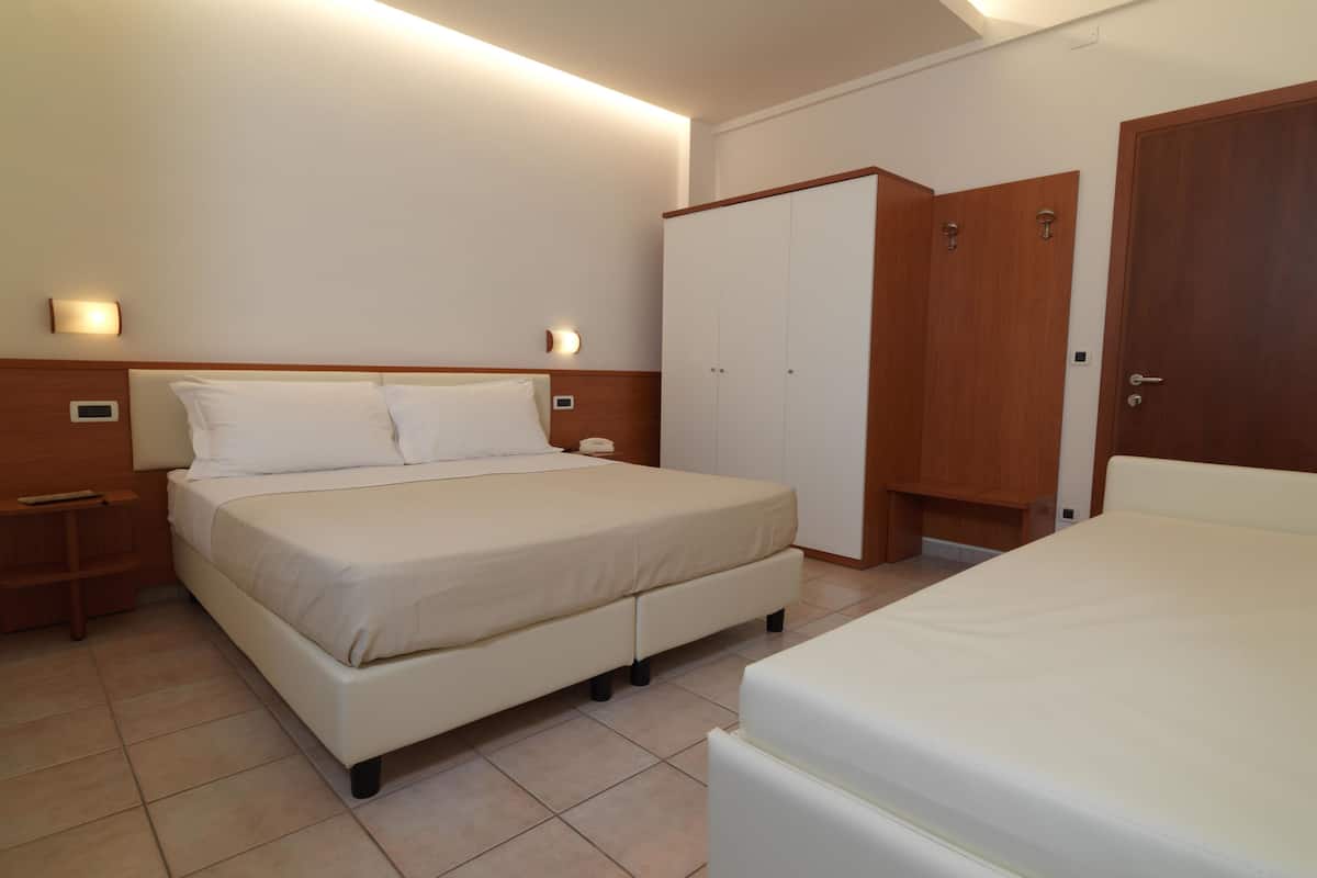 superior double room, sea view | in-room safe, desk, cots/infant beds, free wifi